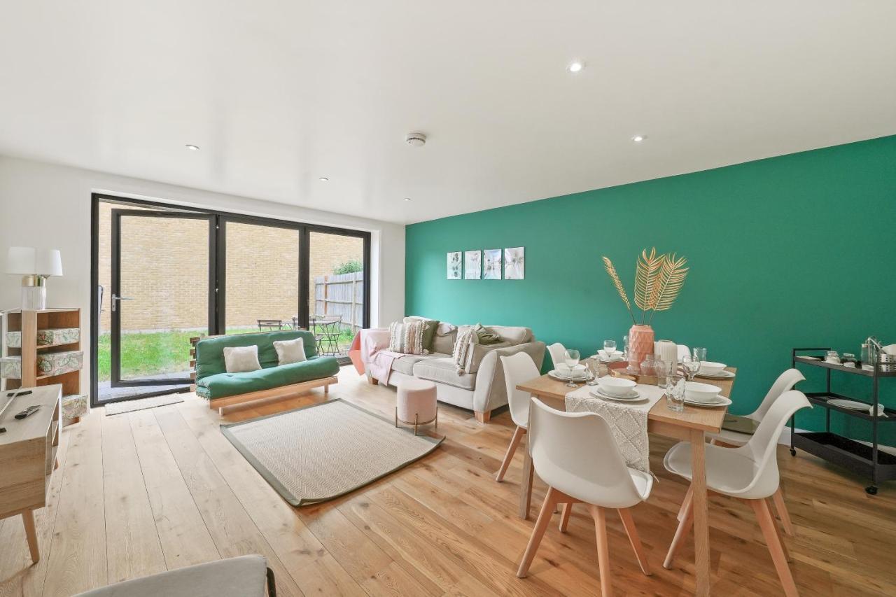 Lovely 4 Bed With Ensuite Free Wifi Off Street Parking In Sutton Morden  Экстерьер фото