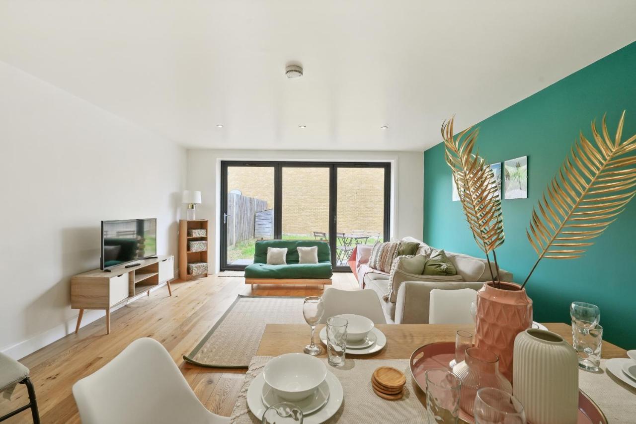 Lovely 4 Bed With Ensuite Free Wifi Off Street Parking In Sutton Morden  Экстерьер фото